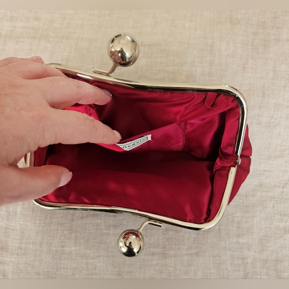 La Regale Red Satin Clutch - Picture 6 of 8